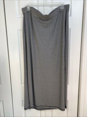 2 for $25 - Old Navy Maxi or Floor Length Skirt in Black and White, XXL Plus
